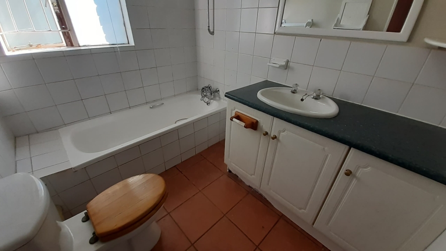 5 Bedroom Property for Sale in Ifafi North West